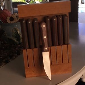 8 steak knives